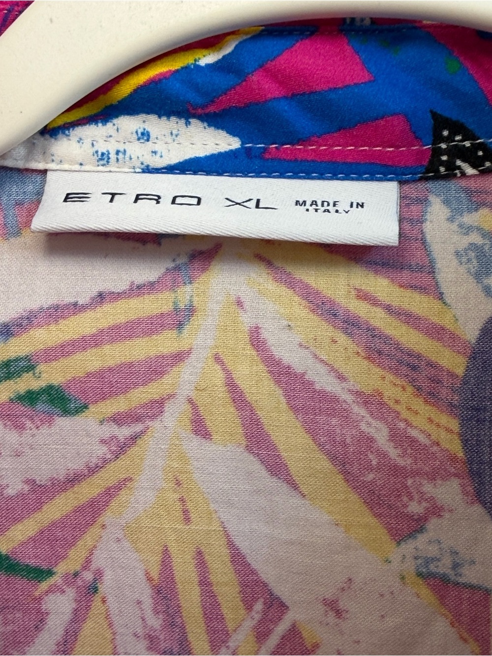 Etro Men's Bold Magenta Tropical Button-Down Shirt - Picture 2 of 8